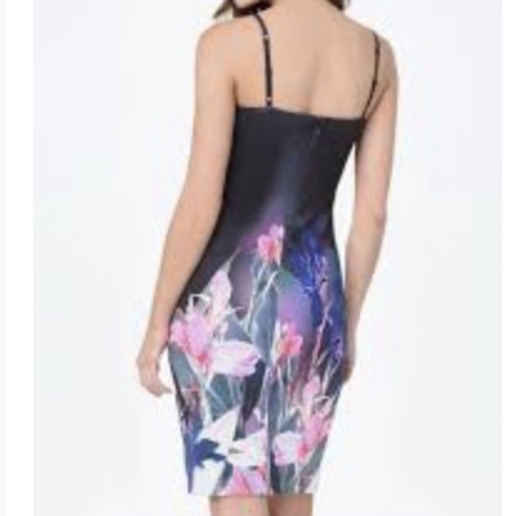 Bebe Black Floral Print Deep V Scuba Dress - Picture 4 of 10